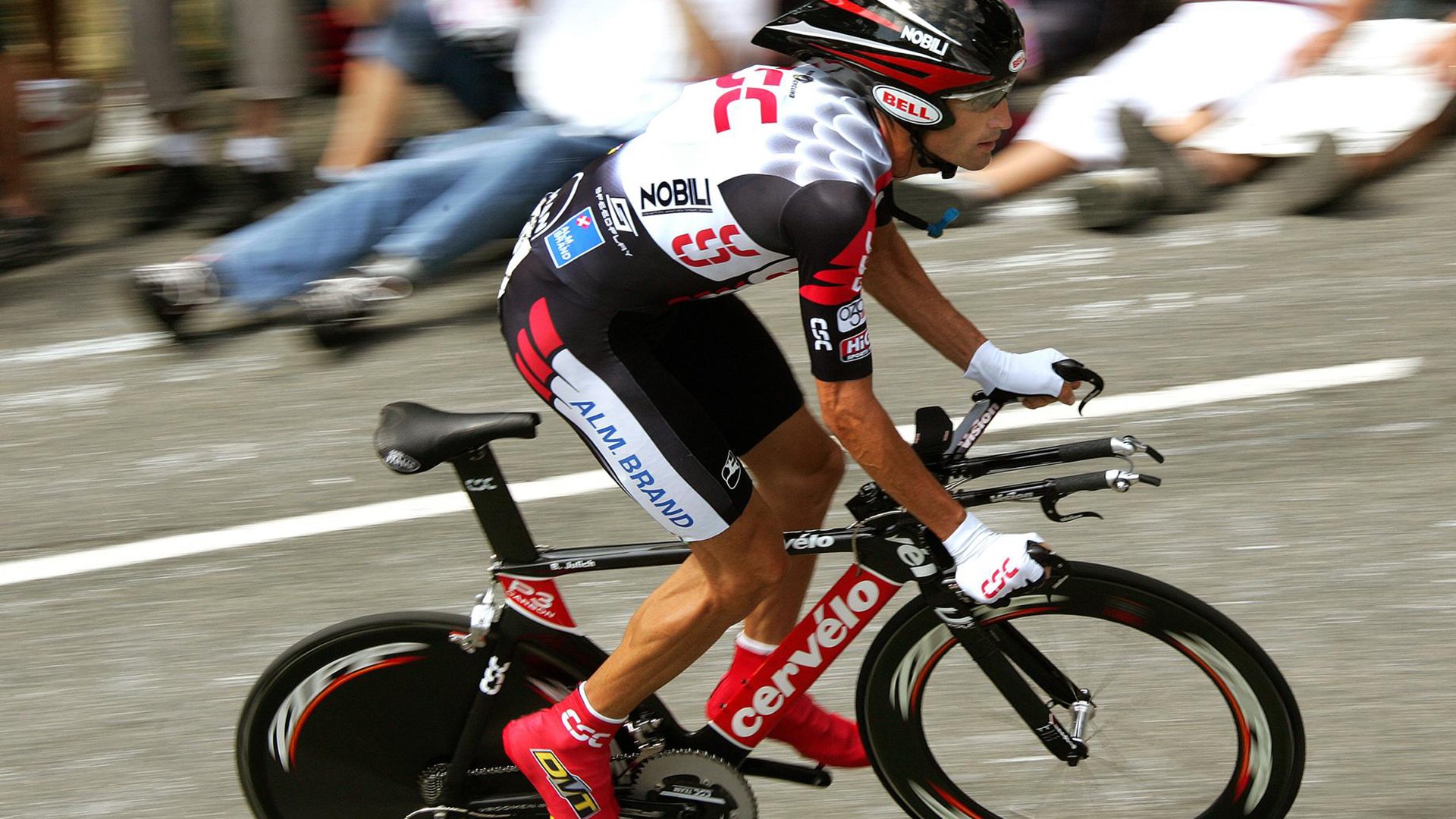 哈兰德在SKT比赛中出色发挥，重返赛场引发热议！热度持续攀升